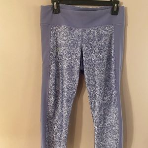 Under Armour Leggings Sz Large Women Purple Cropped Gym Running Workout.